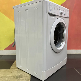 Стиральная машина Indesit IWB 5083